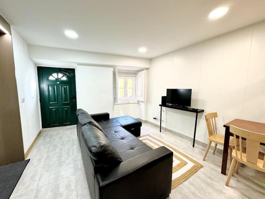 Apartamento Aconchegante Bairro Alto Lisbon Bagian luar foto